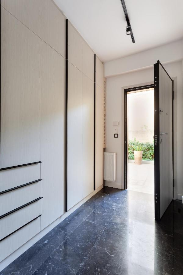 Seaside Apartment By Flisvos Marina Athens Luaran gambar