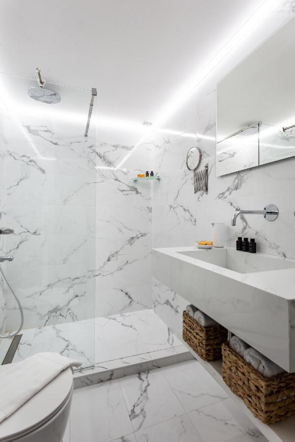 Seaside Apartment By Flisvos Marina Athens Luaran gambar