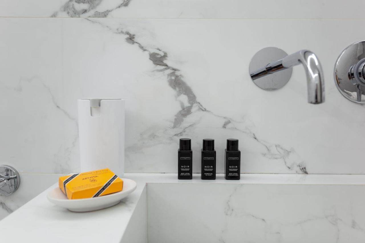 Seaside Apartment By Flisvos Marina Athens Luaran gambar